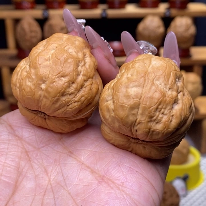 西***兔文玩核桃把件噬金蛤蟆头9号40尺