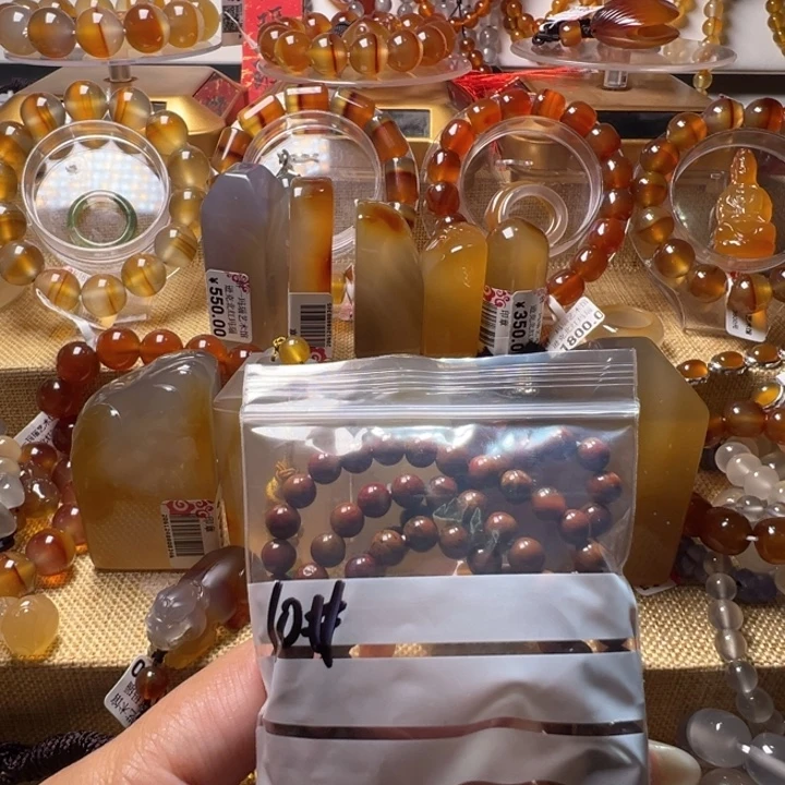兔***～合金颈饰玛瑙/玉髓10