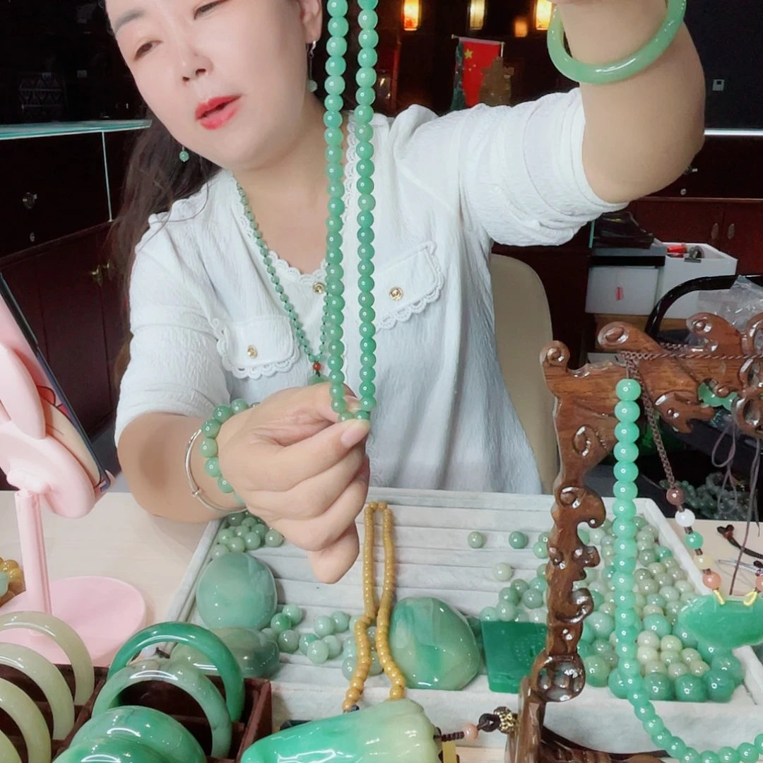 密玉（石英质玉）未镶嵌颈饰