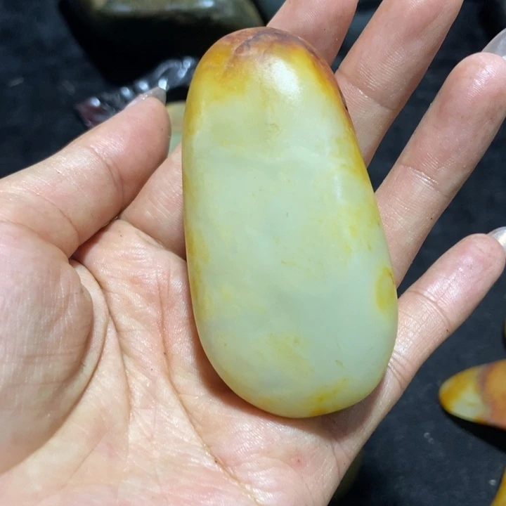 未镶嵌和田玉（糖玉）挂件