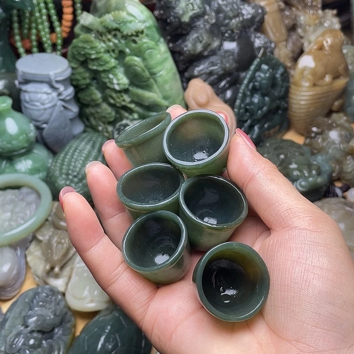 硬***汉未镶嵌和田玉挂件