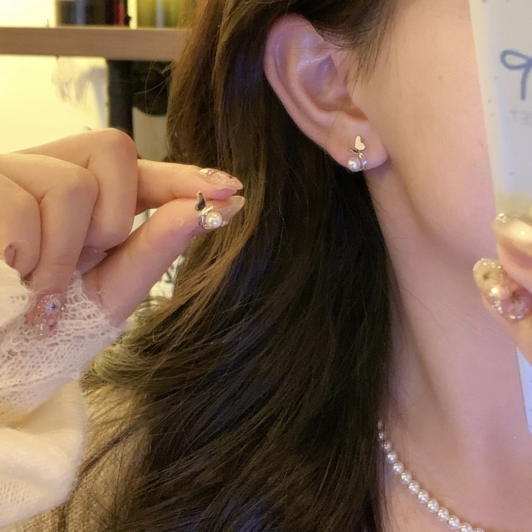 铜合金合成锆石耳饰 君朵饰品01512精致蝴蝶珠珠耳钉百搭耳饰耳环