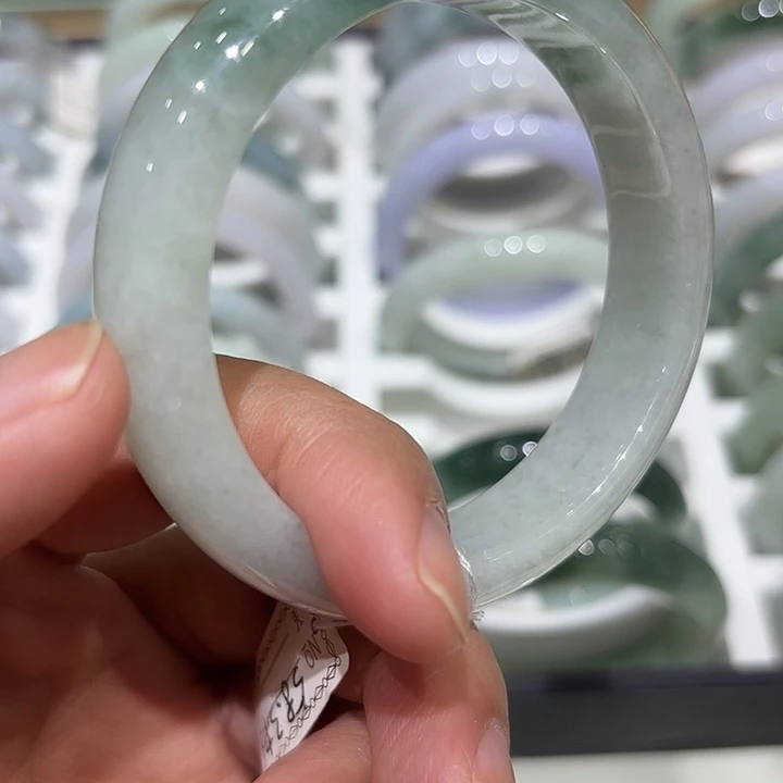 翡翠未镶嵌手镯翡翠