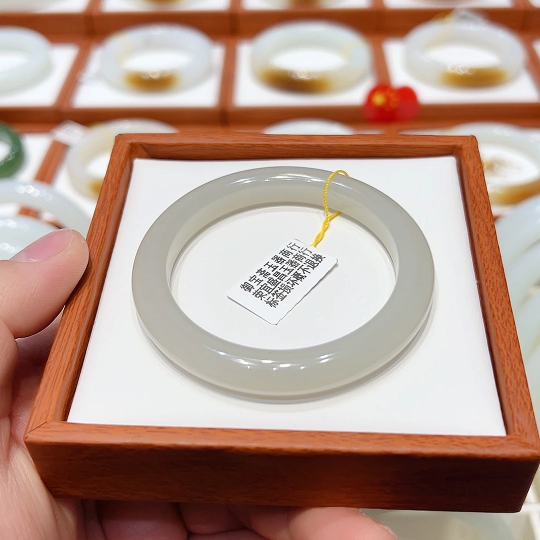 和田玉手镯未镶嵌粉紫双色