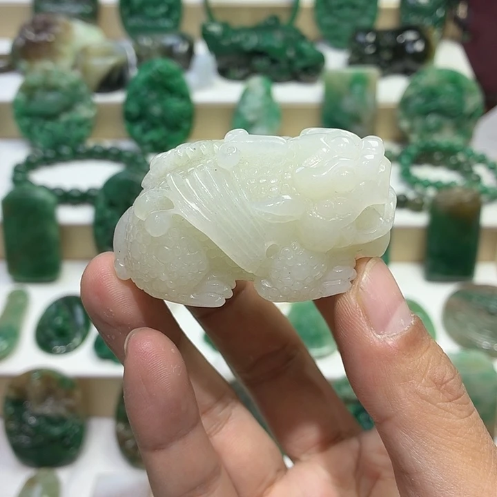 独山玉未镶嵌貔貅