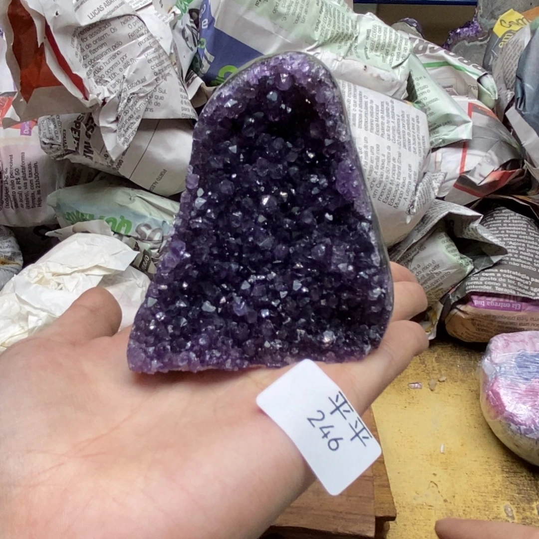 紫晶乌拉圭未镶嵌