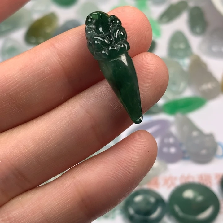 翡翠未镶嵌颈饰翡翠