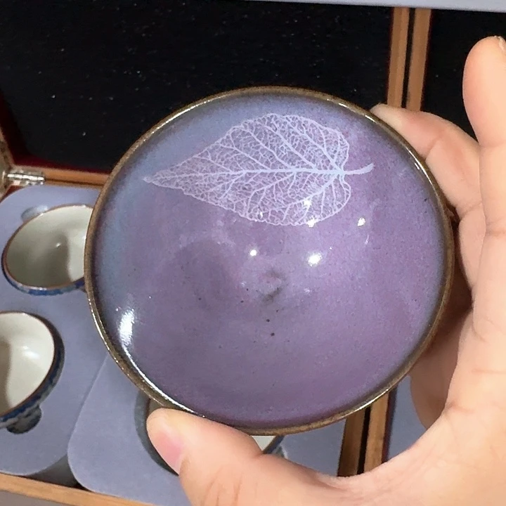 主人杯一个，瓷。。品茗瓷