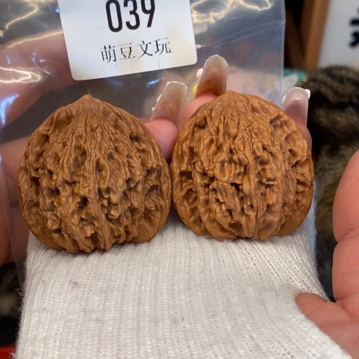 文玩核桃把件默认微瑕039虎头41尺全品