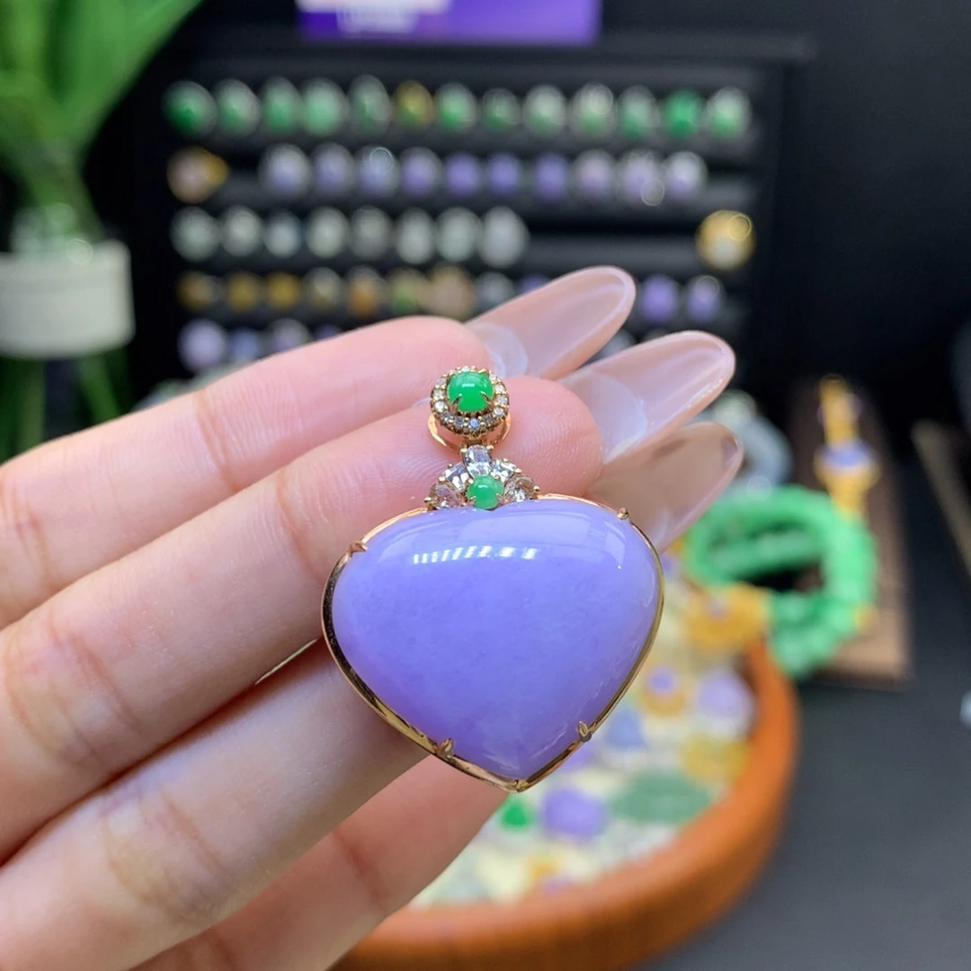 翡翠18K金镶嵌颈饰