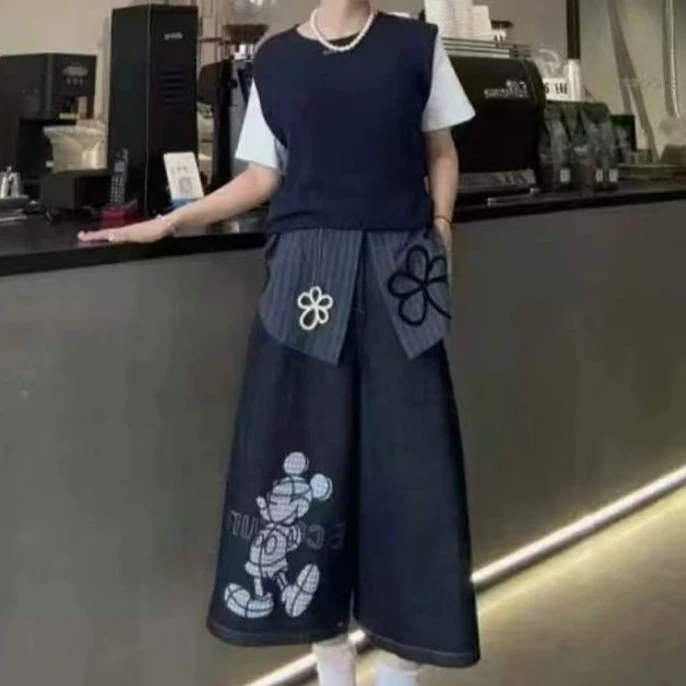 新款百搭两件套上衣+小花米奇牛仔八分裤两件套7093