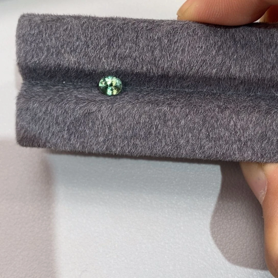 蓝宝石裸石未镶嵌0.75克拉