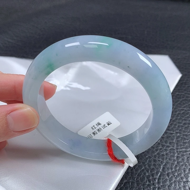 翡翠未镶嵌手镯