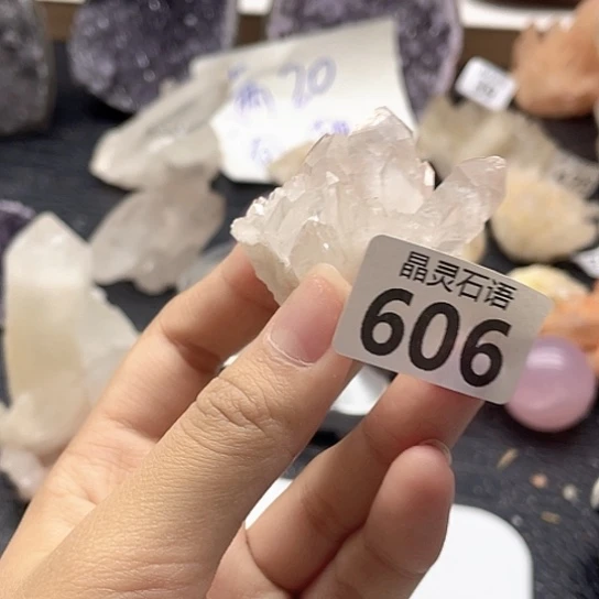 水晶大型摆件（非配饰）未镶嵌
