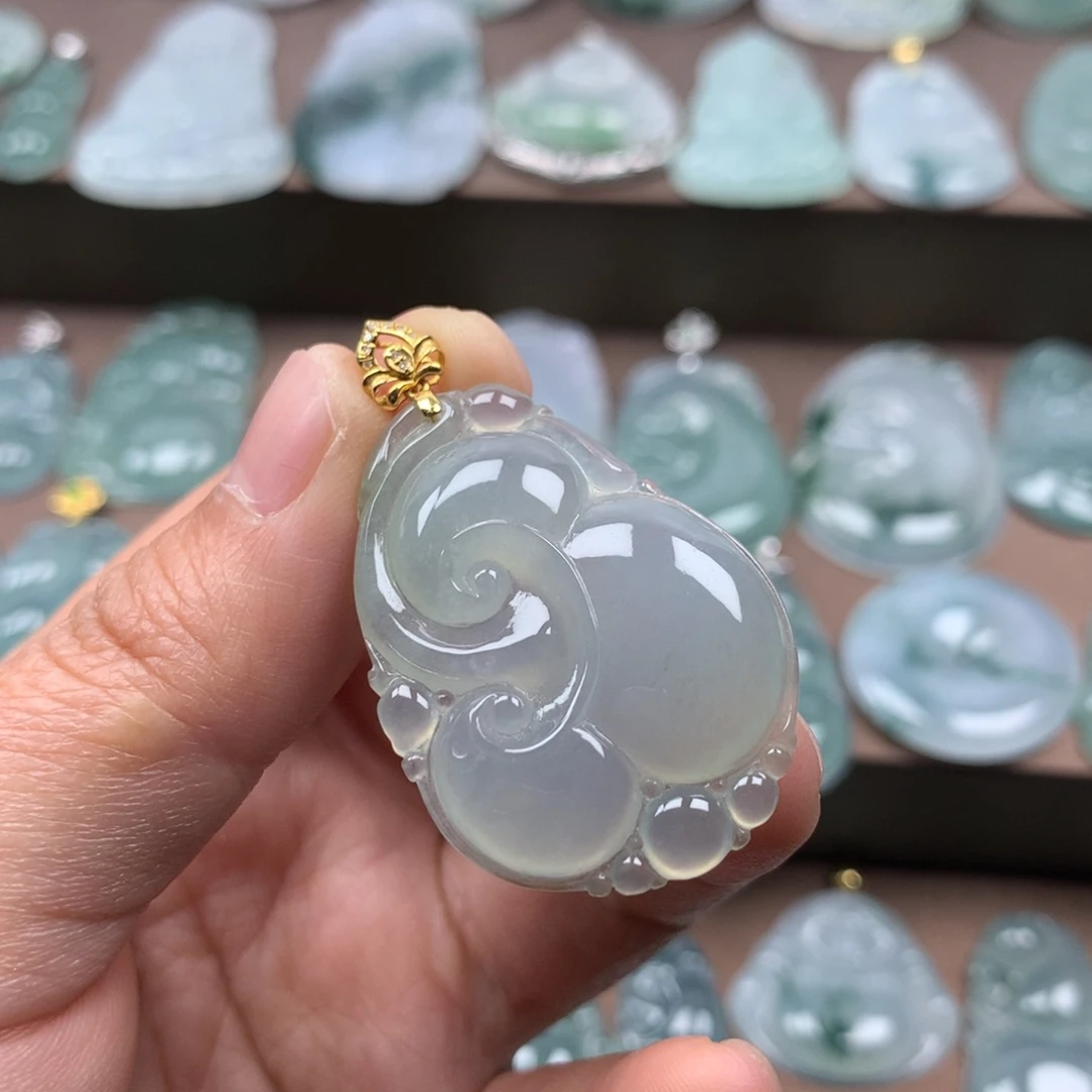 颈饰18K金镶嵌翡翠天然翡翠