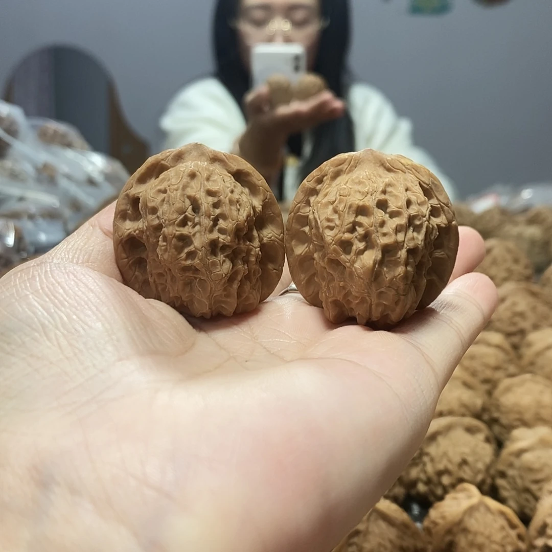 文玩核桃吊坠血麒麟37+黄