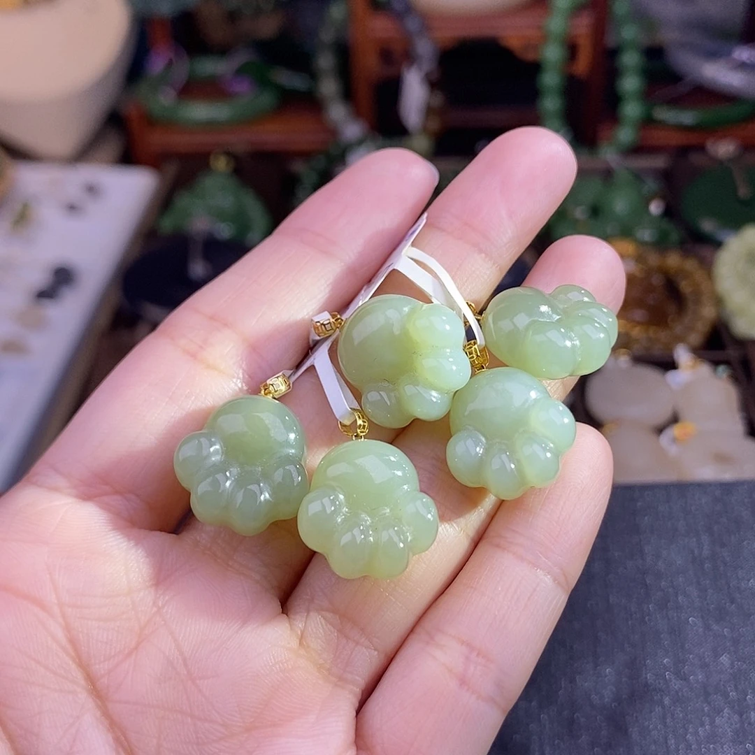 和田玉多样性发一 18.K金晴水猫爪未镶嵌