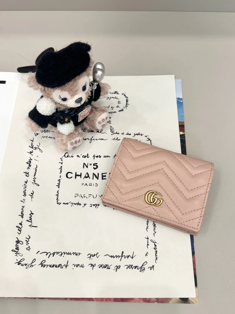 95新 GUCCI/古驰 Marmont全皮小钱包 粉色 边角轻微磨损 M5487