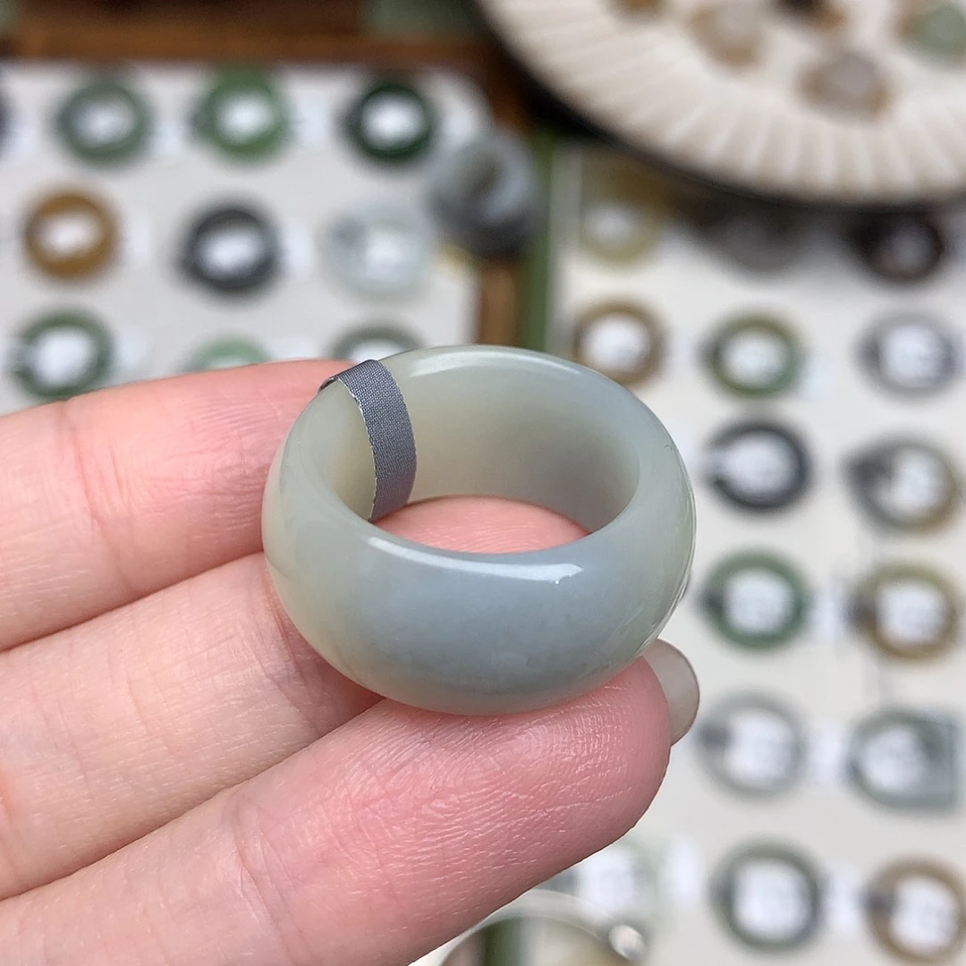 未镶嵌戒指和田玉