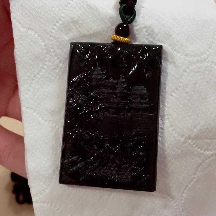 翡翠颈饰未镶嵌翡翠L
