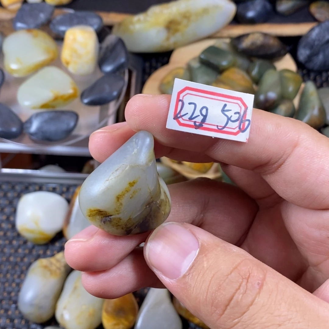 和田玉（糖玉）未镶嵌挂件