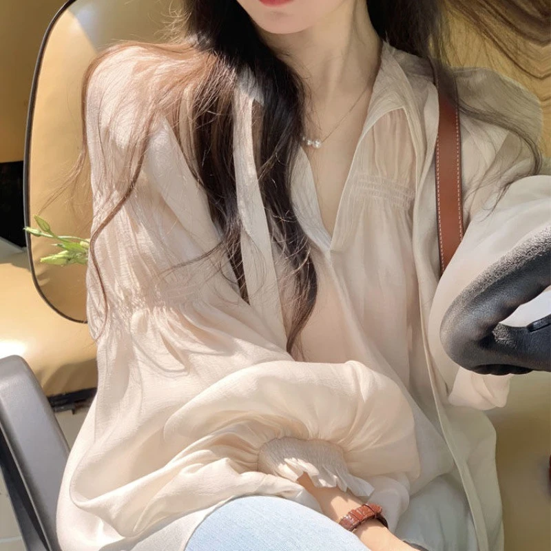 法式复古压褶衬衫v领娃娃衫夏2025春夏新款韩系韩版衬衣女潮