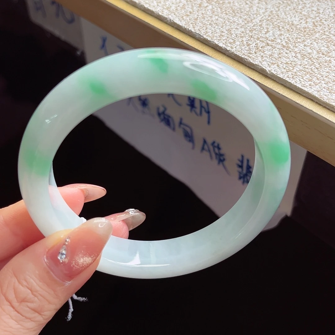 翡翠未镶嵌手镯手镯