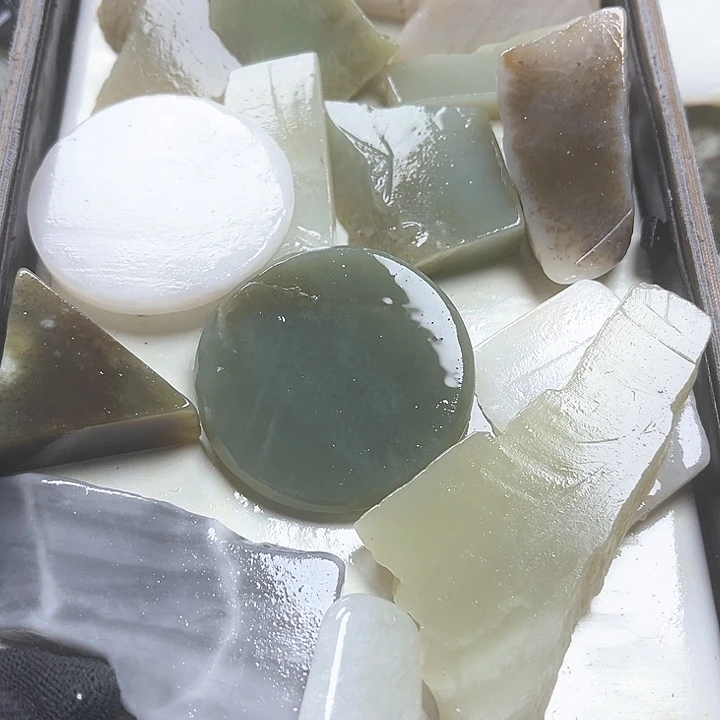 和田玉（糖玉）和田玉边角料9K金镶嵌不**系