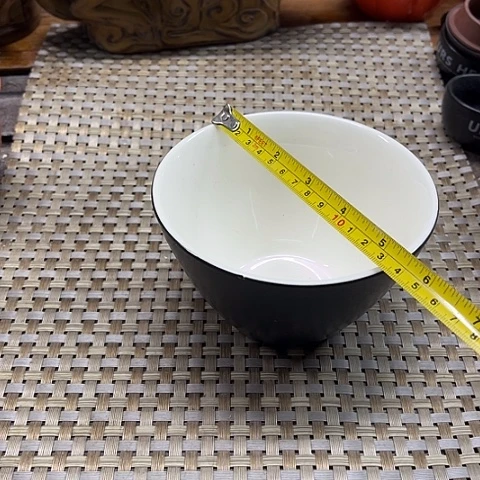 微瑕，不能明火，口径13高7，4个黑白斗笠碗