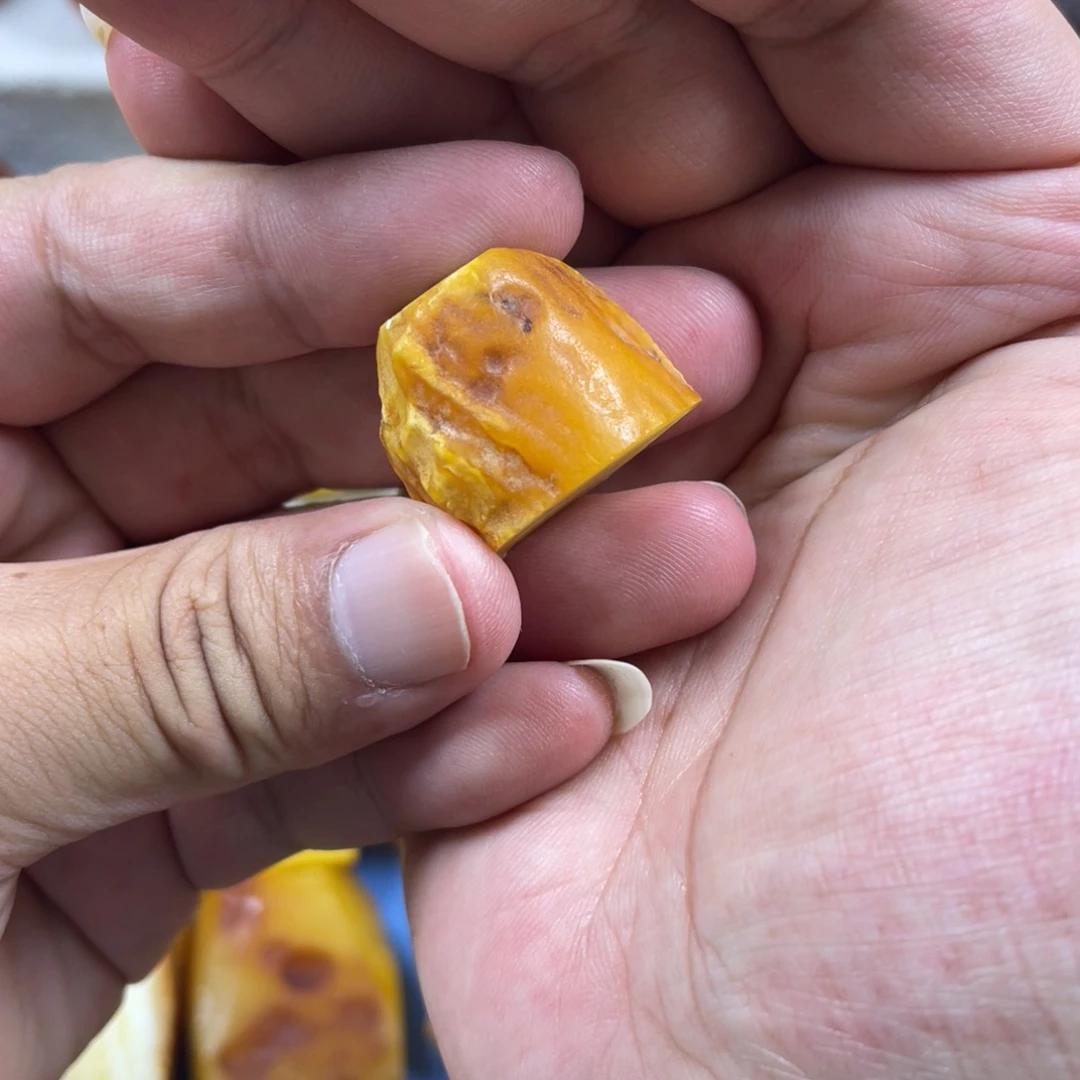 南***游未镶嵌定制蜜蜡原石
