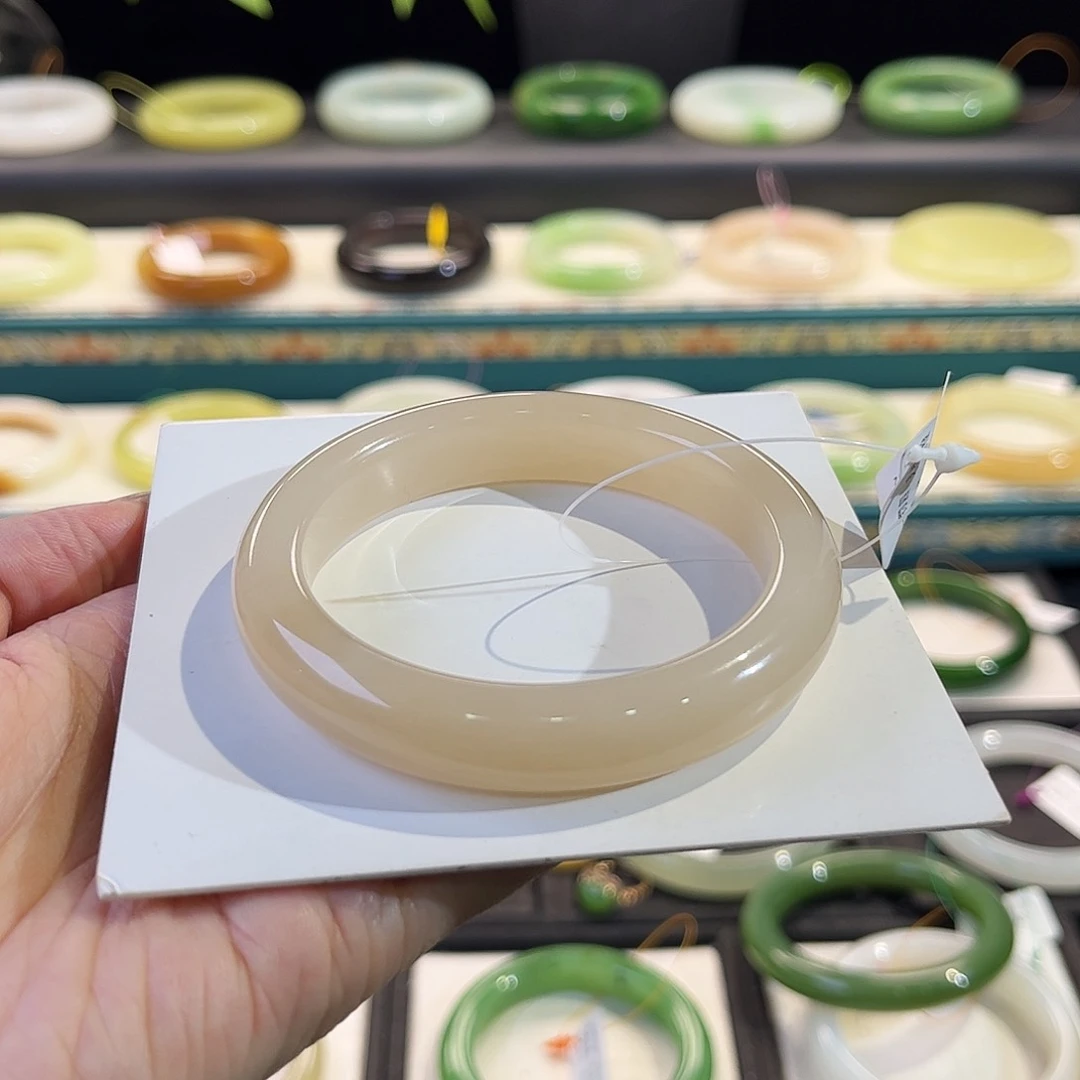 和田玉手镯未镶嵌红粉