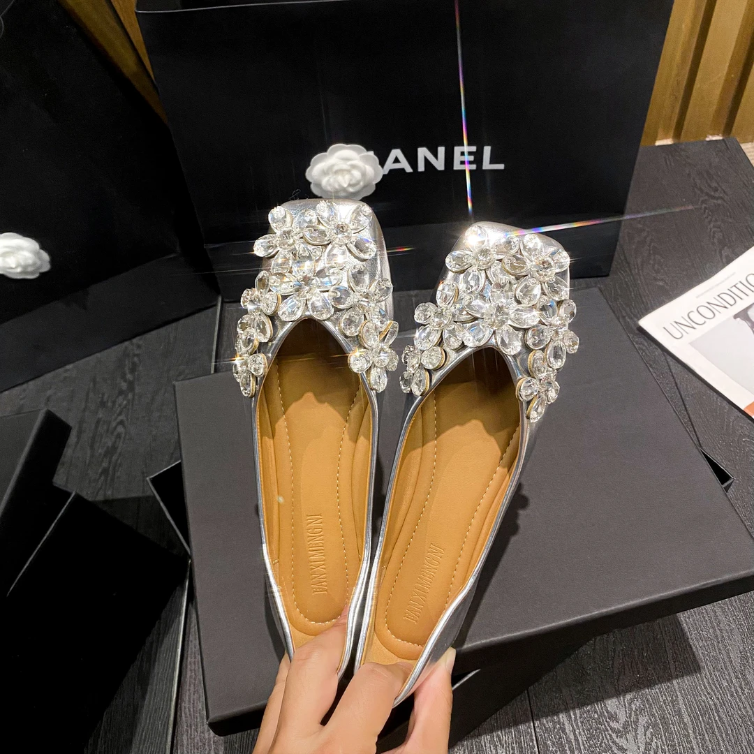 2025新款单鞋百搭浅口方头瓢鞋气质豆豆鞋重工水钻大码女鞋