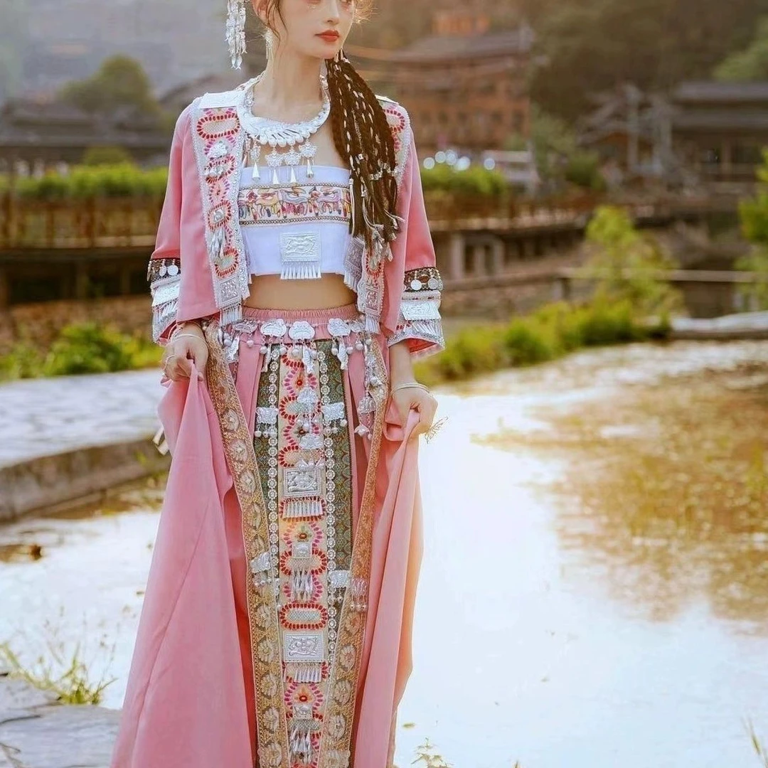 粉色苗疆少女民族服装苗族舞台演出服土家族影楼写真服新旅拍服饰