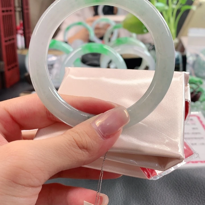 翡翠未镶嵌手镯54.5圈口