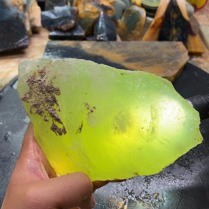 未镶嵌蛇纹石玉珠宝奇石