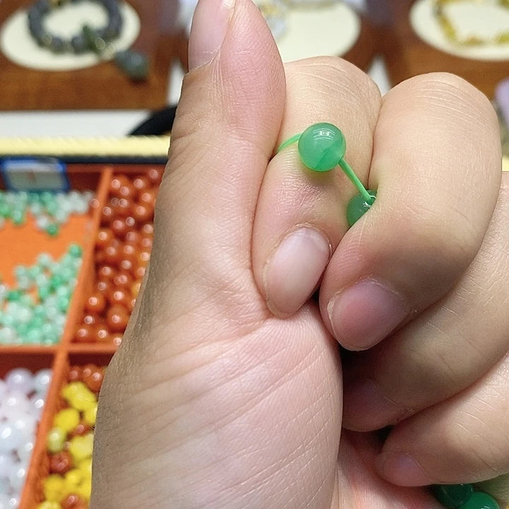 翡翠散珠冰绿卡7珠子