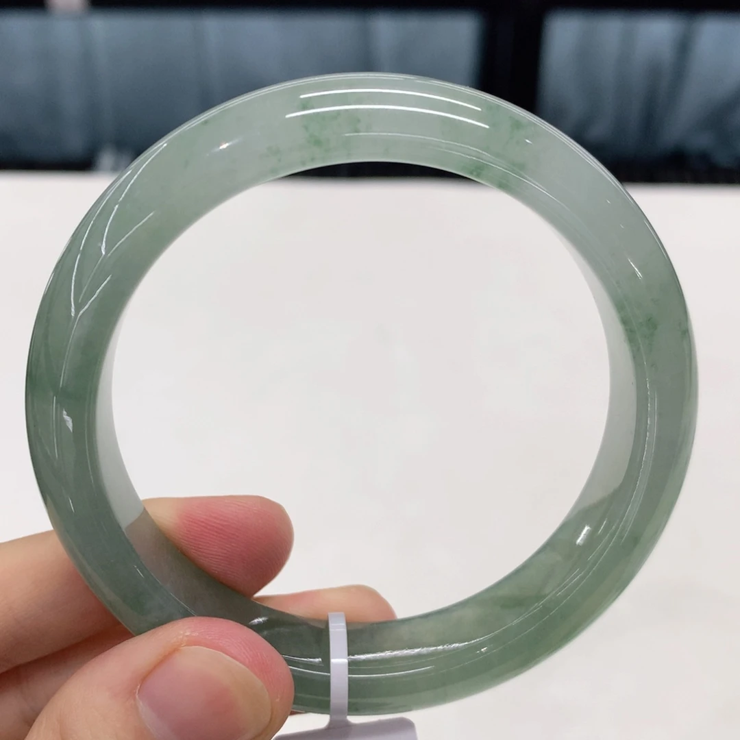 未镶嵌手镯翡翠手镯