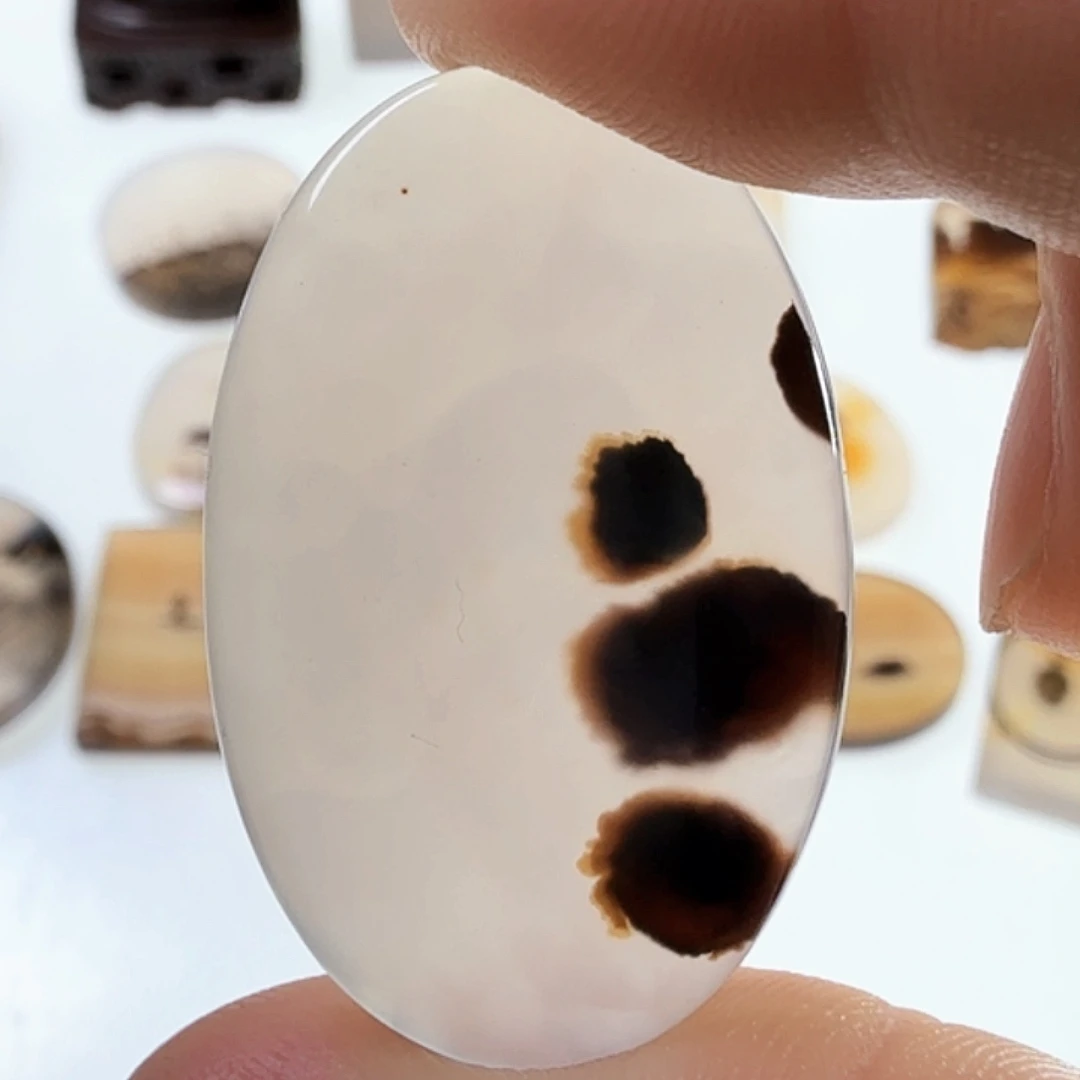 玛瑙/玉髓未镶嵌珠宝半成品