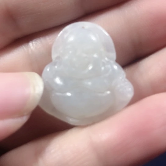 翡翠未镶嵌颈饰佛