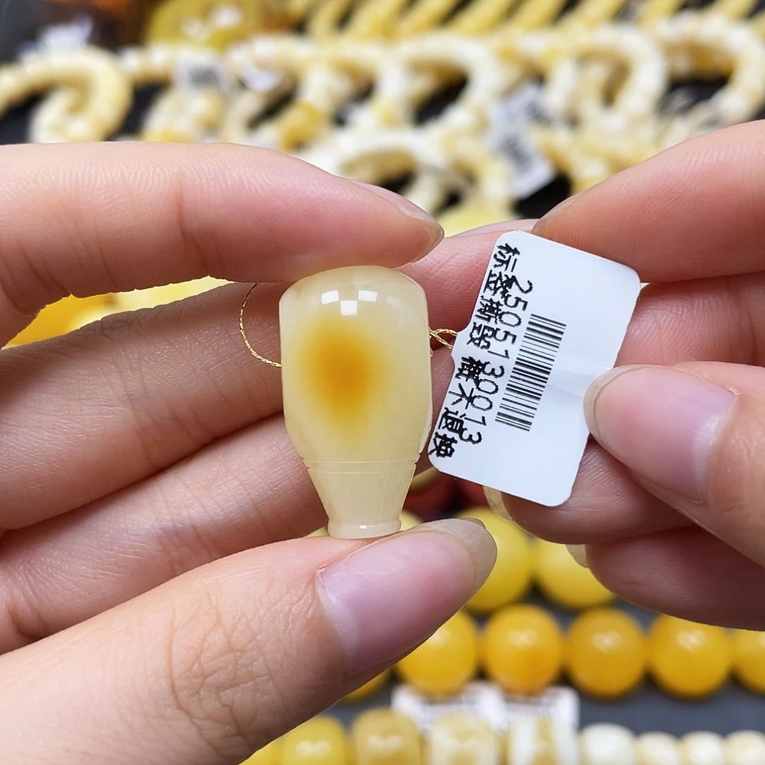 未镶嵌蜜蜡裸石沁色三通14.5✖️13.5✖️26mm