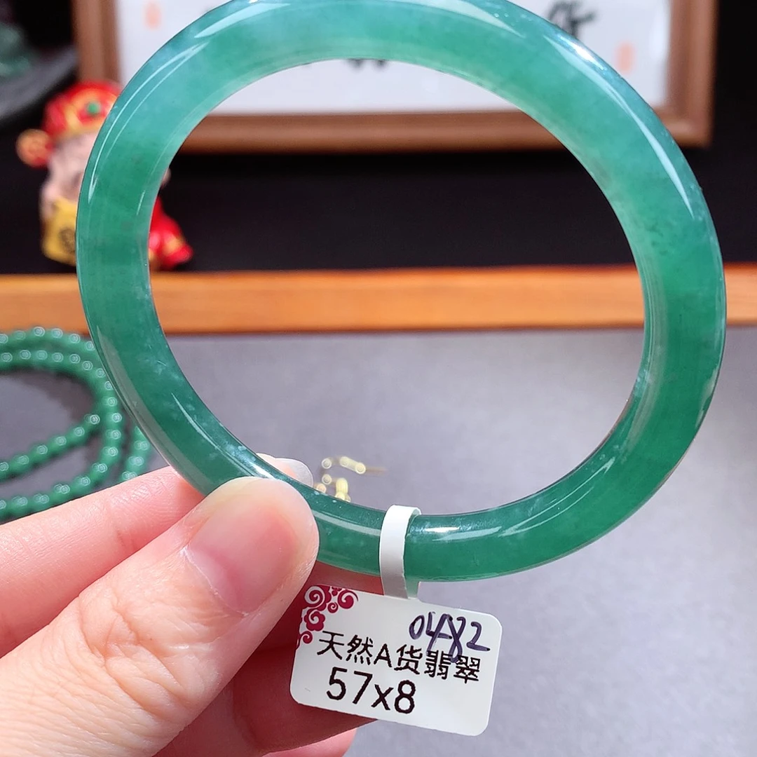 翡翠手镯（圆镯）未镶嵌