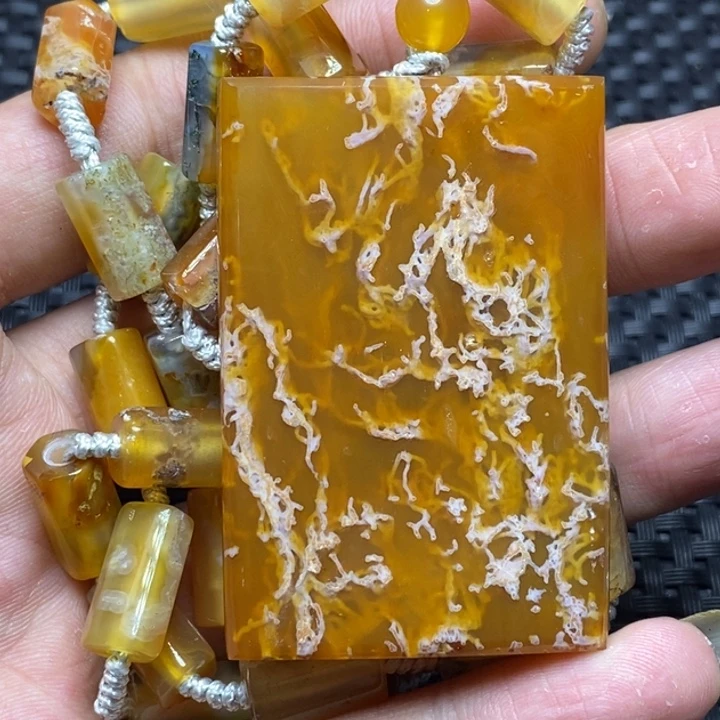 玛瑙/玉髓颈饰未镶嵌五*