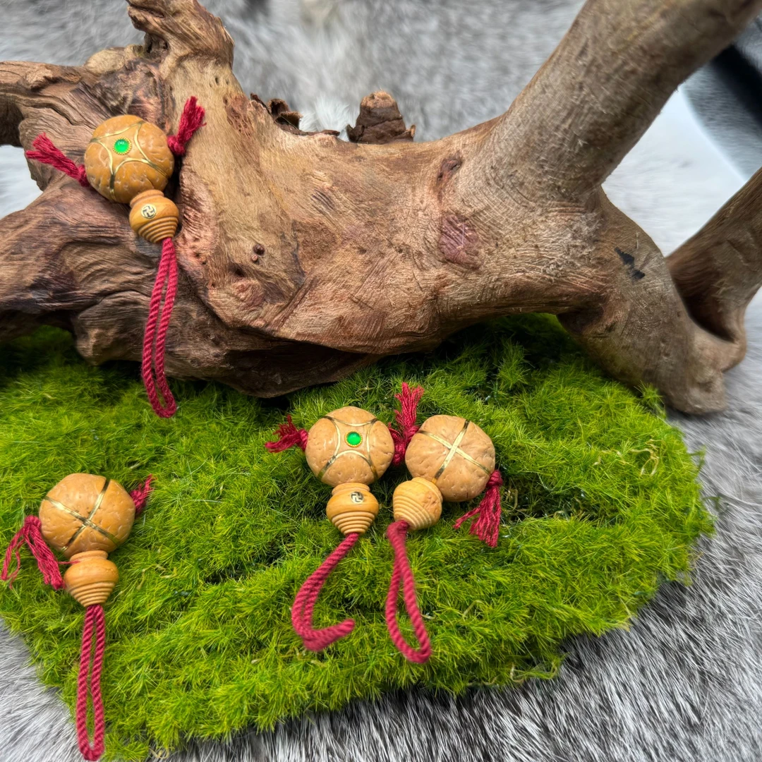 《小鱼文玩》凤眼菩提麒麟眼双面镶嵌三通一个多样性发货