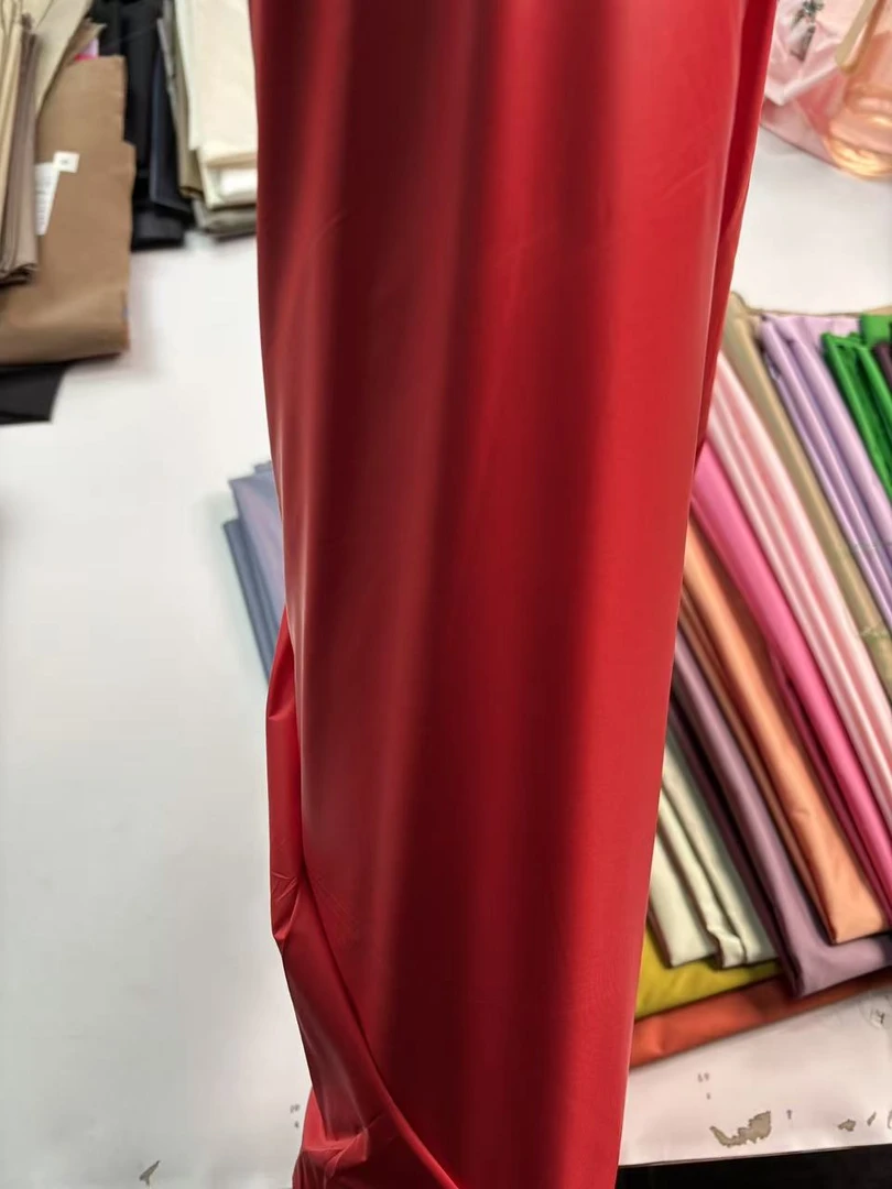 F033红色 超柔无胆防绒羽绒服面料