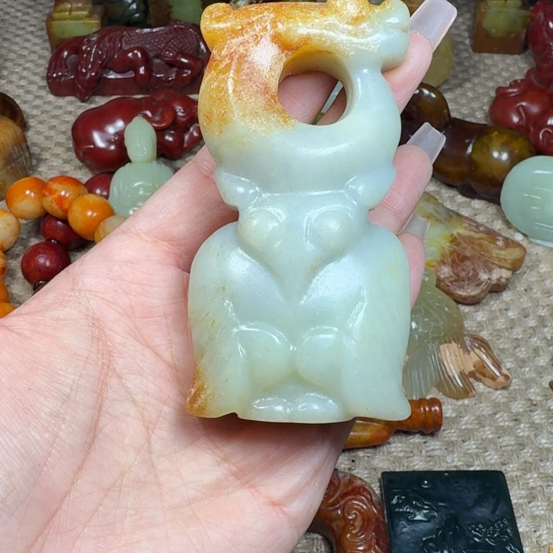 蛇纹石玉未镶嵌颈饰