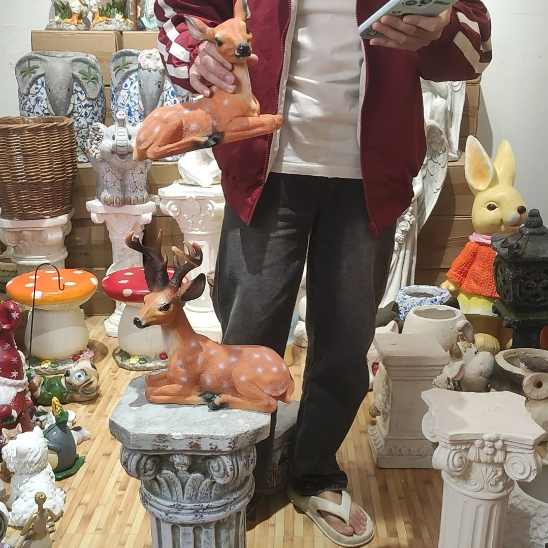 合成树脂梅花鹿一对