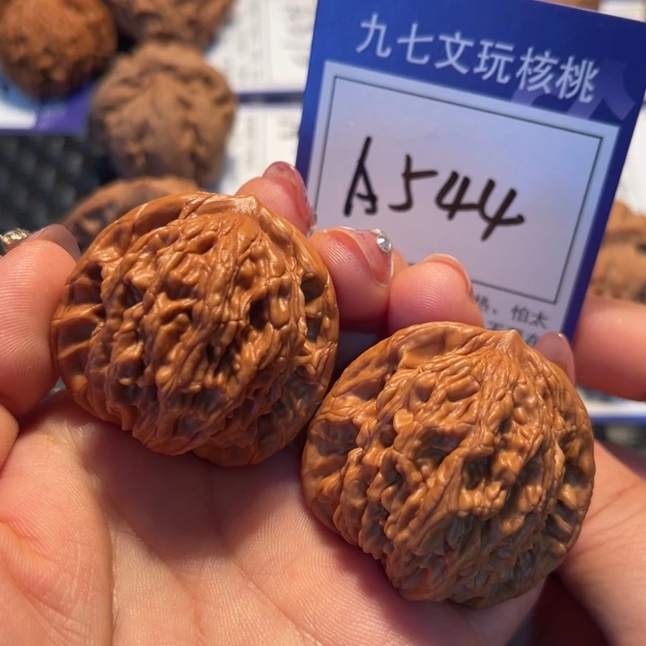 把件桃核40虎头A544
