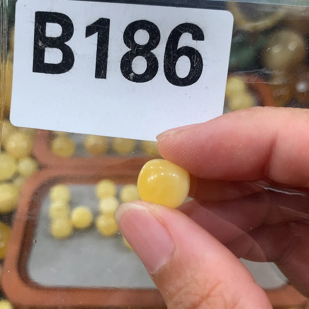 未镶嵌琥珀珠宝奇石