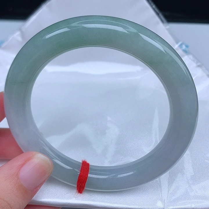 未镶嵌手镯（圆镯）翡翠天然