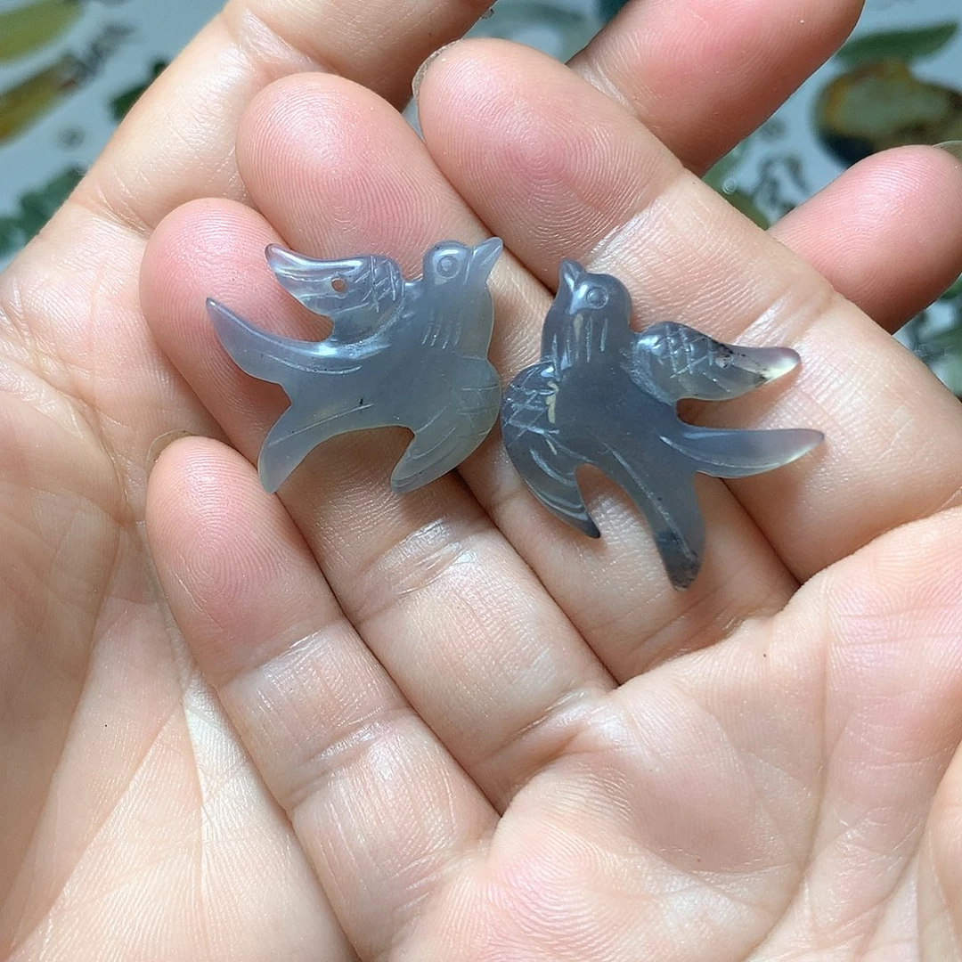 蛇纹石玉未镶嵌耳环